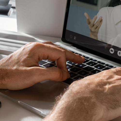 close-up-virtual-classroom 1